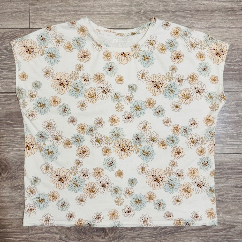 Uniqlo UT Paul & Joe Floral T-Shirt XL White Blue Chrysanthemum 100% Cotton